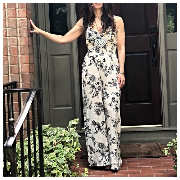 ✨LAST ONE ✨PARIS wide leg tank jumpsuit - Picture 8 of 8